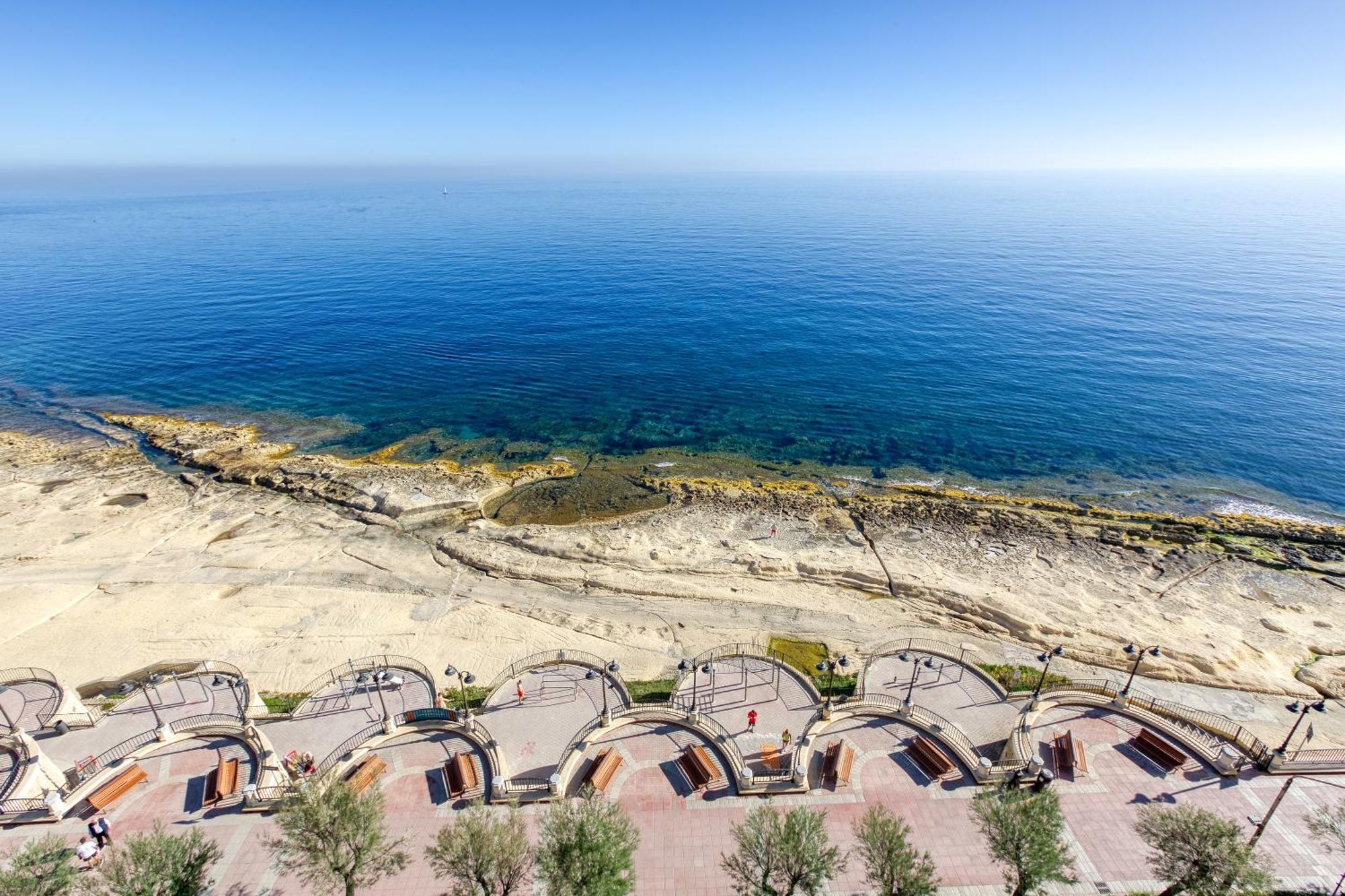 Seafront Sliema Apartment With Balcony & Sea Views By Jl Dış mekan fotoğraf