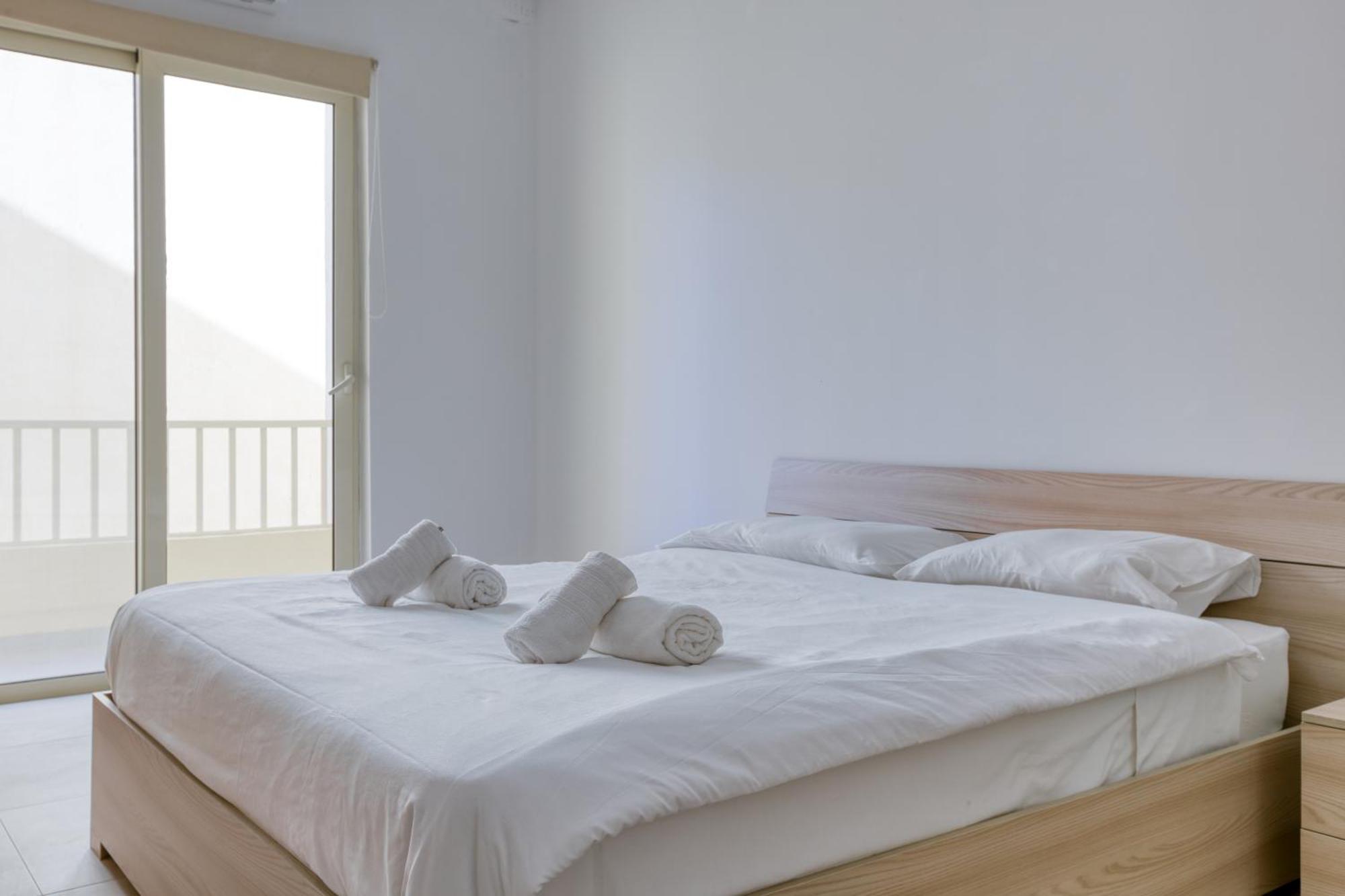Seafront Sliema Apartment With Balcony & Sea Views By Jl Dış mekan fotoğraf
