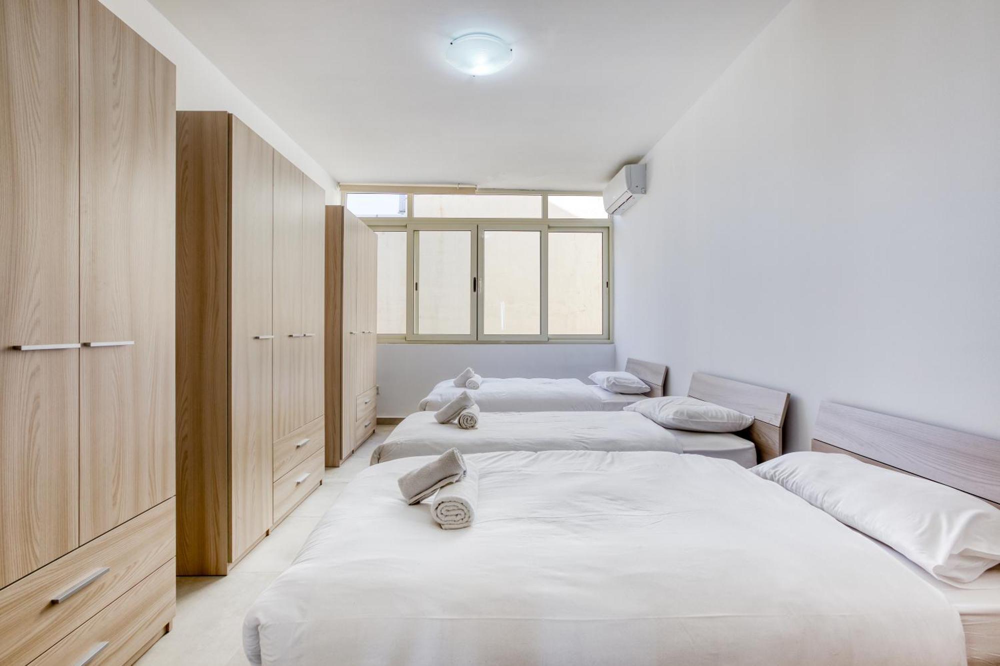 Seafront Sliema Apartment With Balcony & Sea Views By Jl Dış mekan fotoğraf
